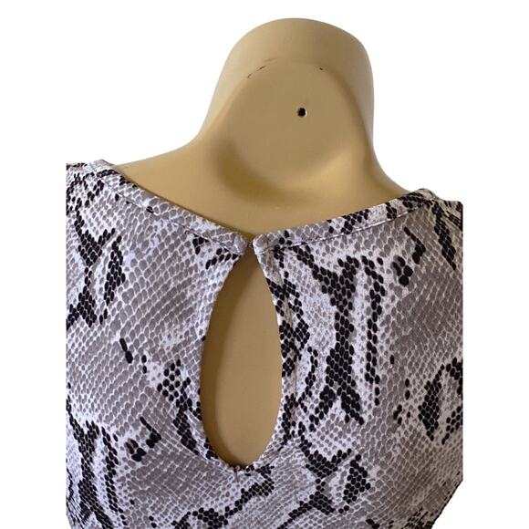 EXPRESS Womens Size XS Short Sleeve Snake Animal Print Polyester Blend Shirt - Picture 7 of 9